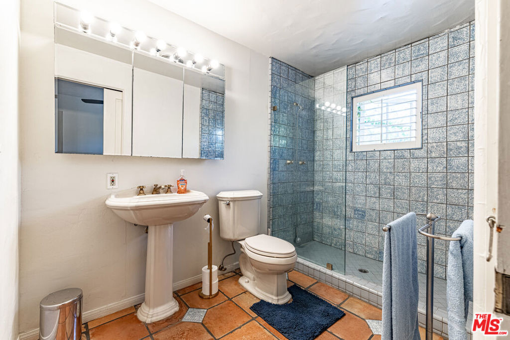 216 S Carmelina Avenue - Photo 14