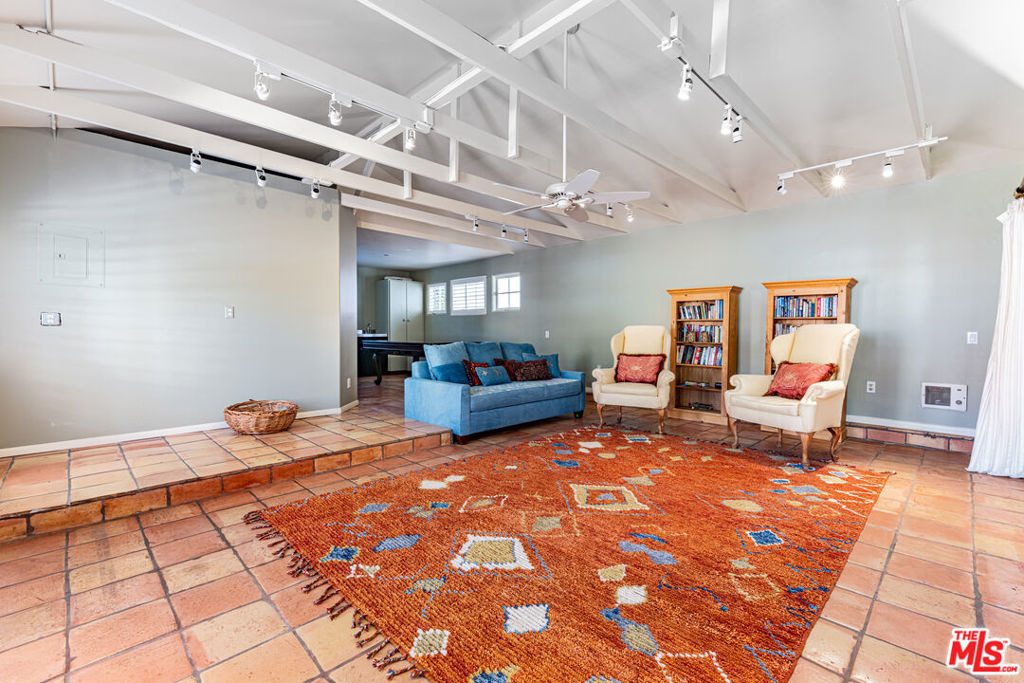 216 S Carmelina Avenue - Photo 11