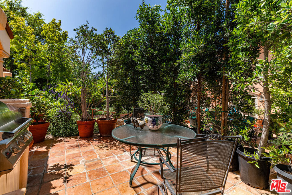 216 S Carmelina Avenue - Photo 1