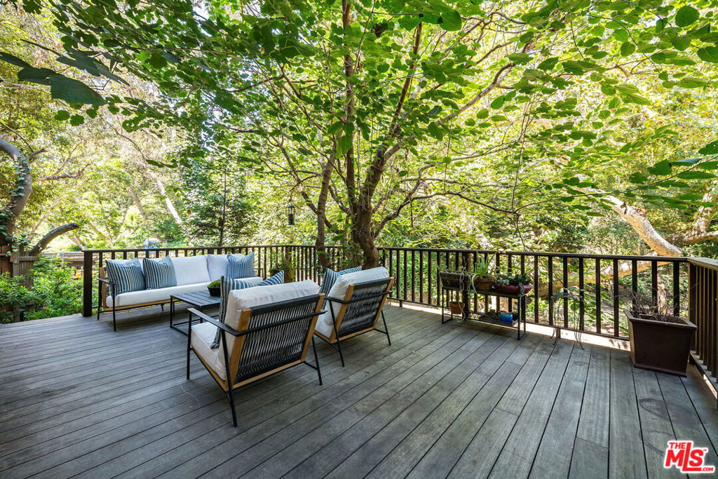 681 Brooktree Road - Photo 28
