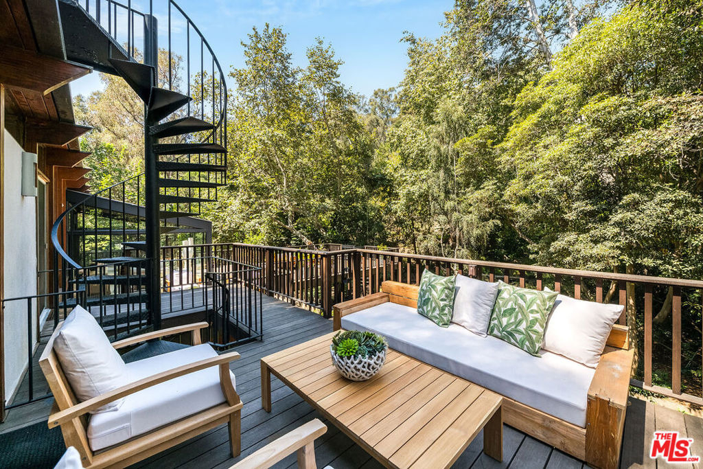681 Brooktree Road - Photo 18