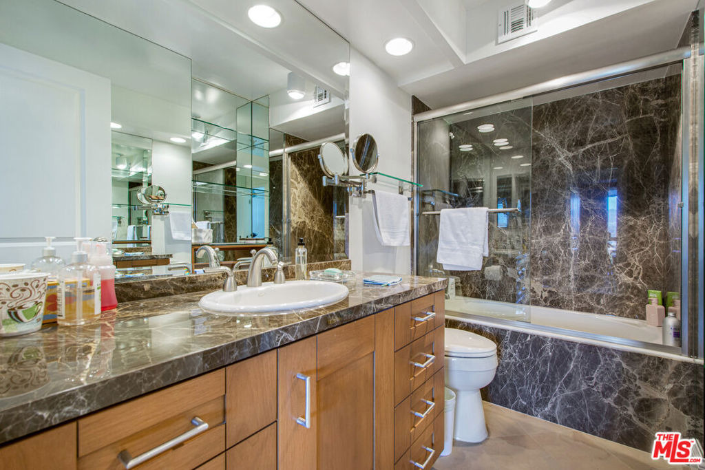 201 Ocean Avenue - Photo 24