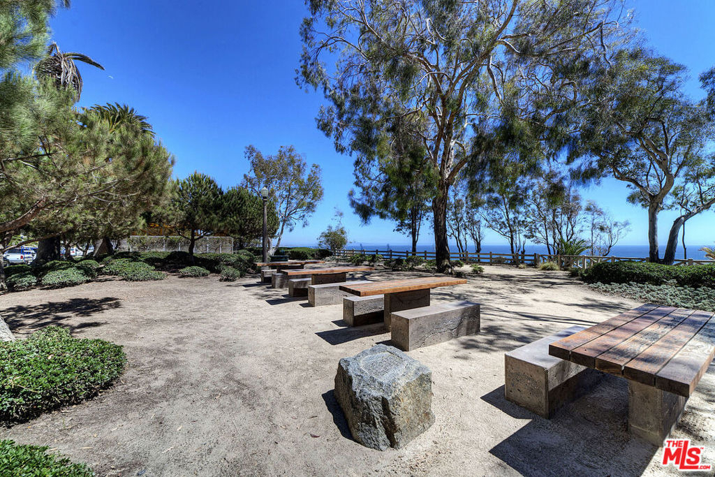 201 Ocean Avenue - Photo 35