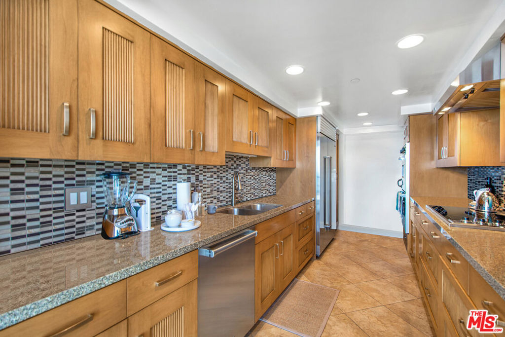 201 Ocean Avenue - Photo 16
