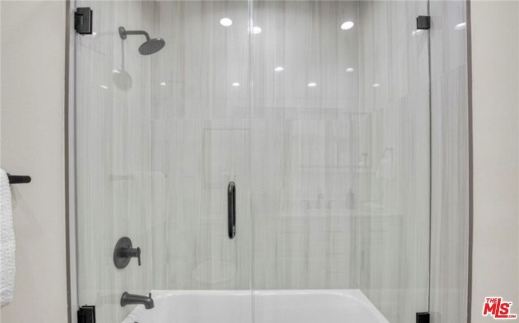 19120 Bessemer Street - Photo 24