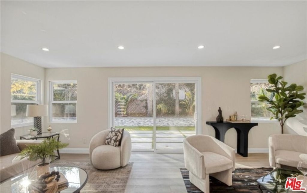 19120 Bessemer Street - Photo 12