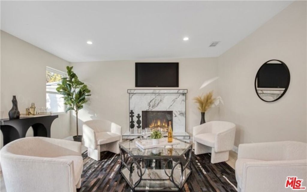 19120 Bessemer Street - Photo 10