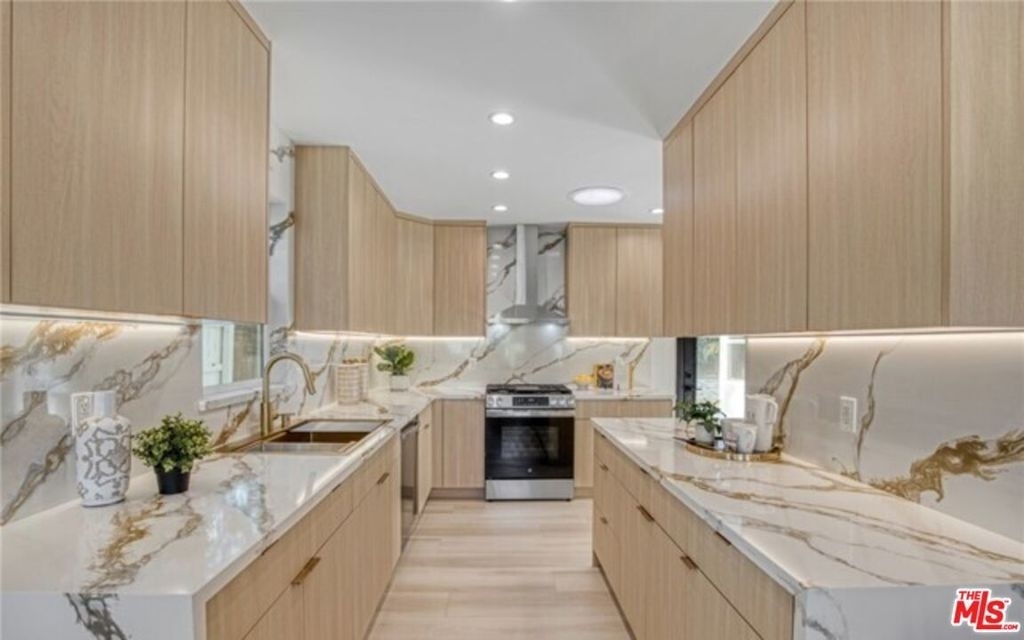 19120 Bessemer Street - Photo 14