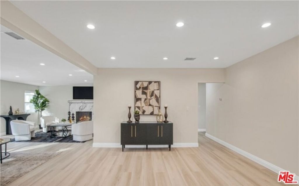 19120 Bessemer Street - Photo 7
