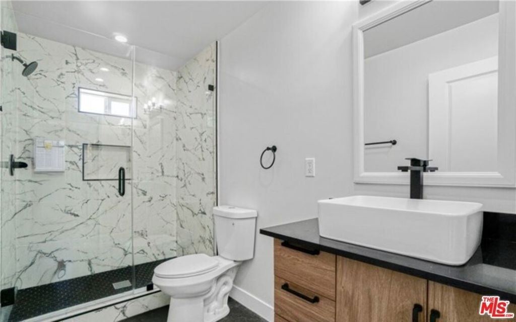 19122 Bessemer Street - Photo 3
