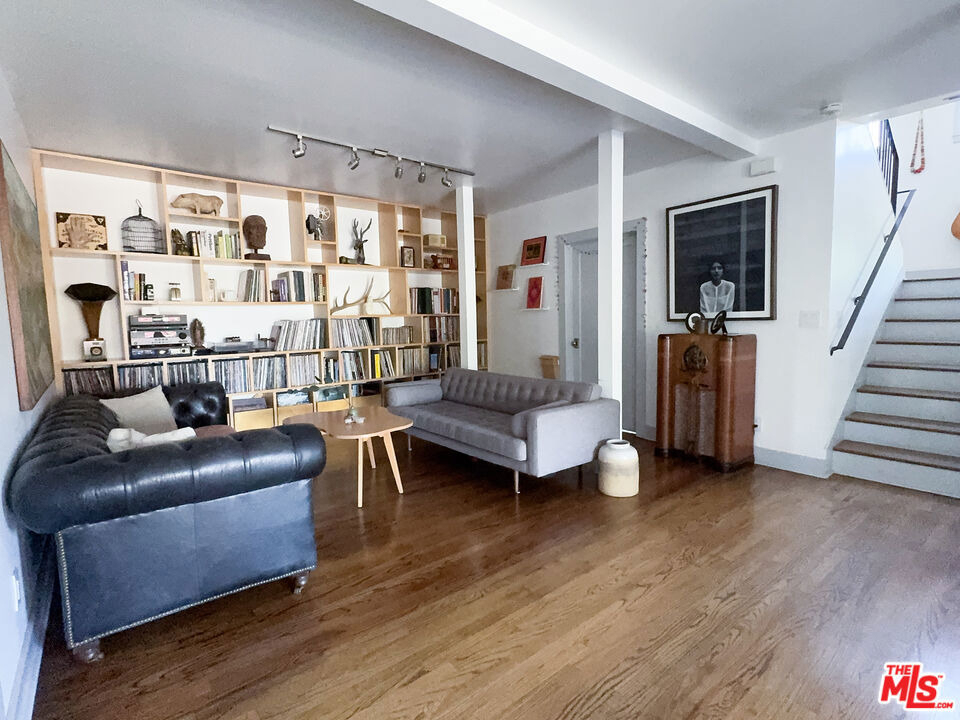814 E Edgeware Road - Photo 18