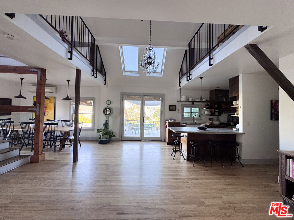 814 E Edgeware Road - Photo 1