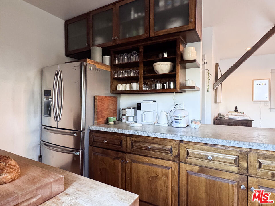 814 E Edgeware Road - Photo 5