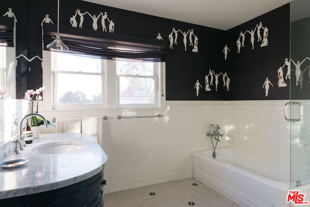 1935 N Catalina Street - Photo 8