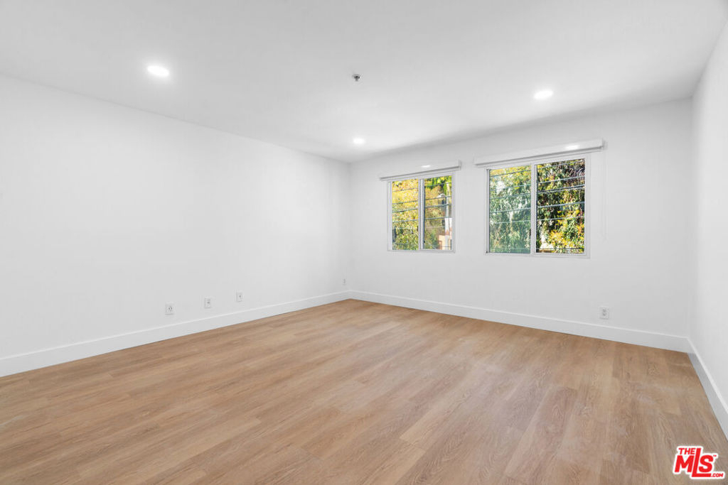 16100 W Sunset Boulevard - Photo 14