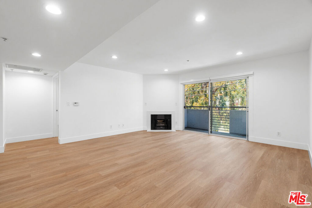 16100 W Sunset Boulevard - Photo 5