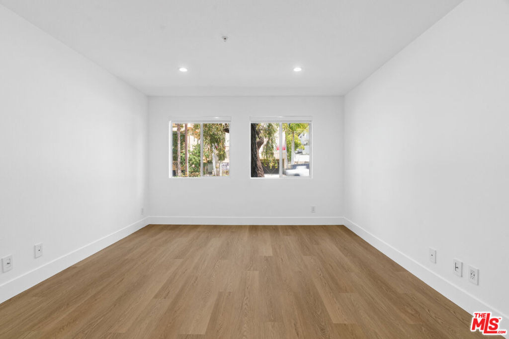 16100 W Sunset Boulevard - Photo 14