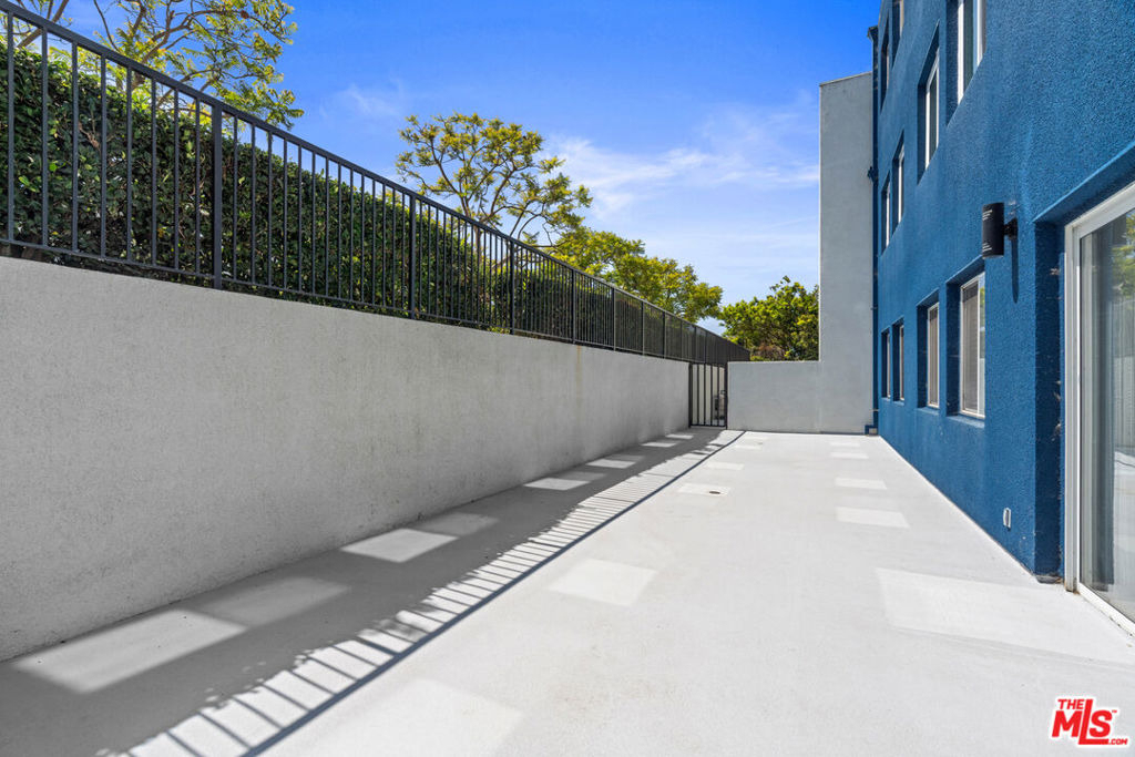 16100 W Sunset Boulevard - Photo 7