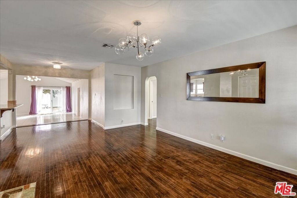 6200 Jamieson Avenue - Photo 4