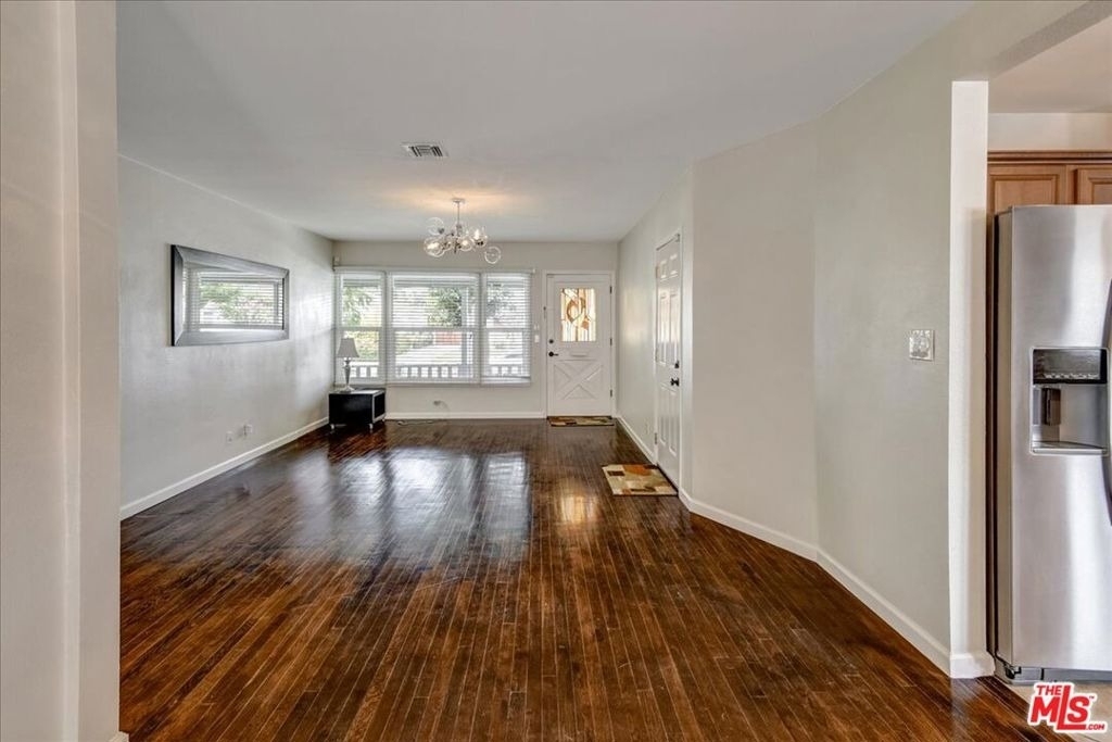 6200 Jamieson Avenue - Photo 7