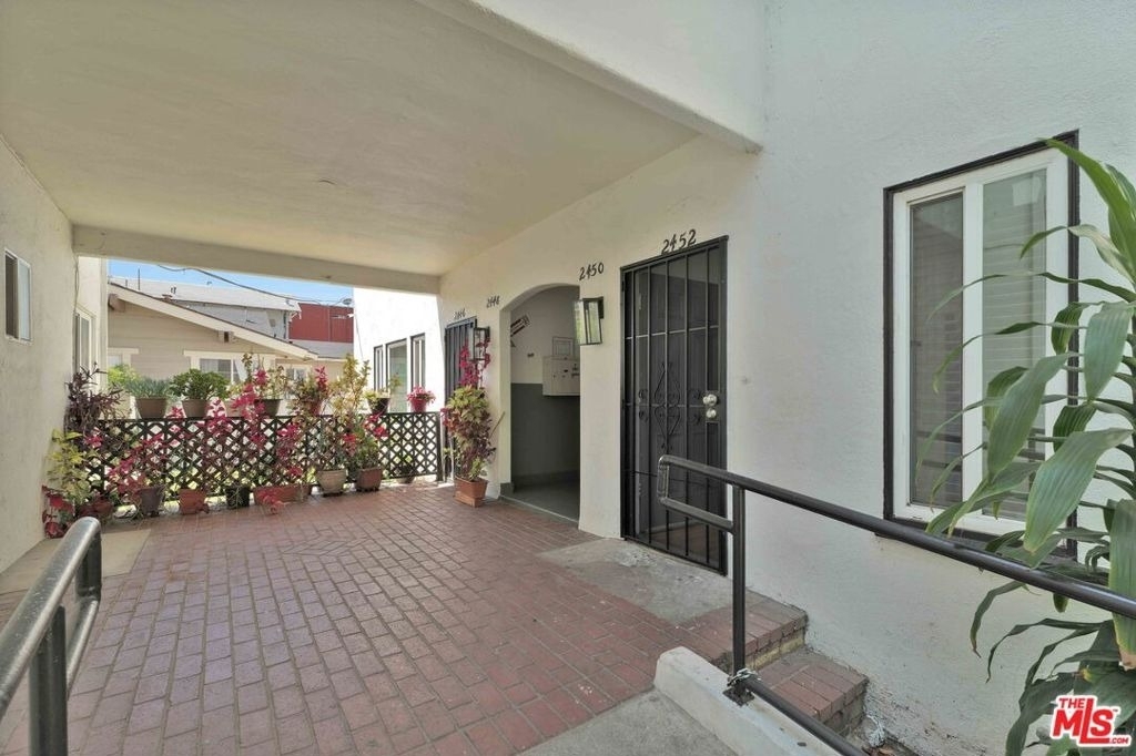 2452 W 18th - Photo 1