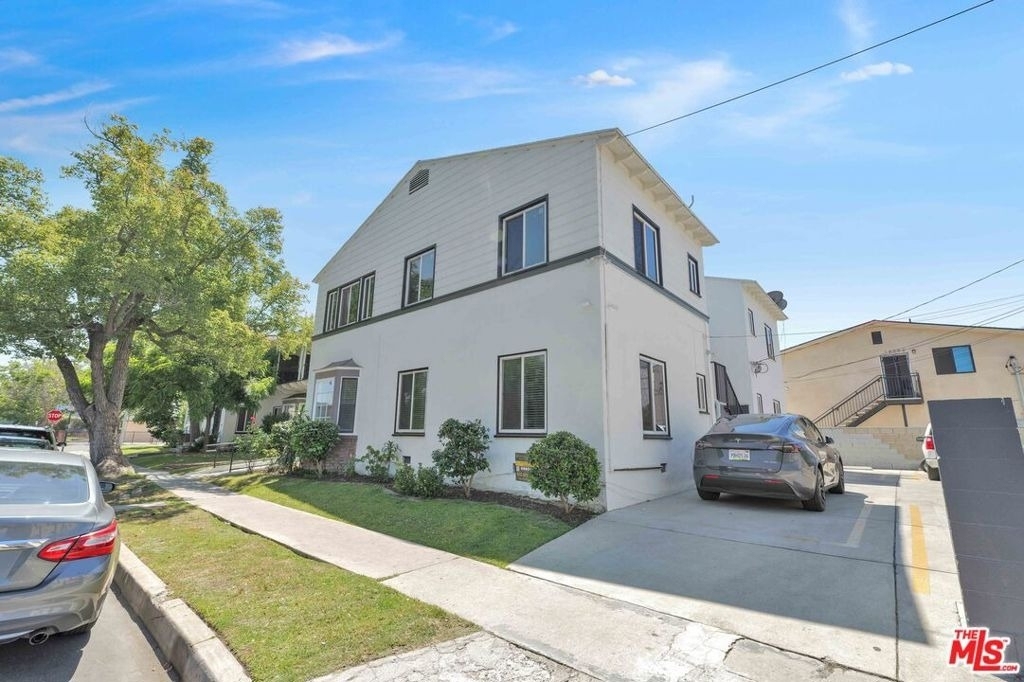 2452 W 18th - Photo 23