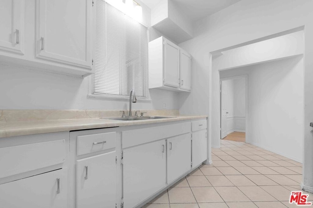 2452 W 18th - Photo 11