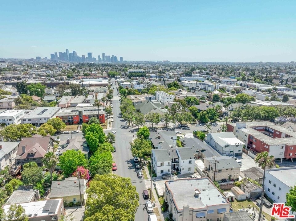 2452 W 18th - Photo 28