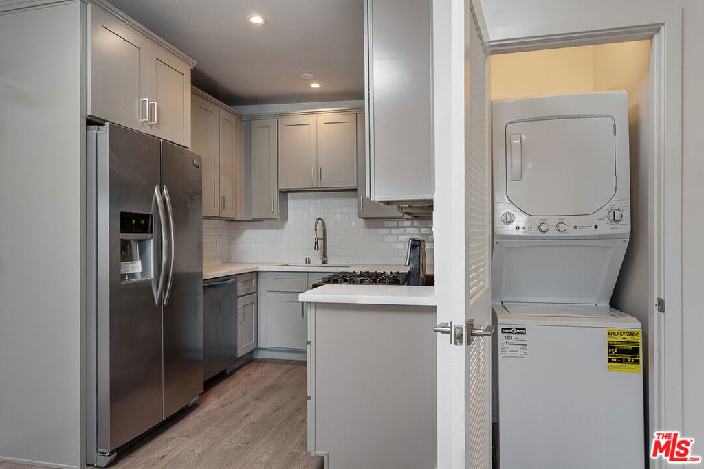 1541 Rockwood Street - Photo 3