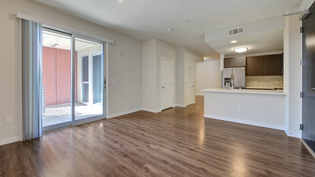 680 S Berendo St - Photo 3