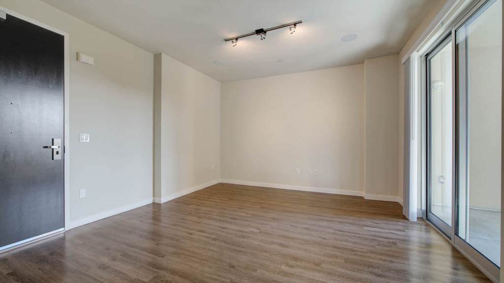 680 S Berendo St - Photo 38