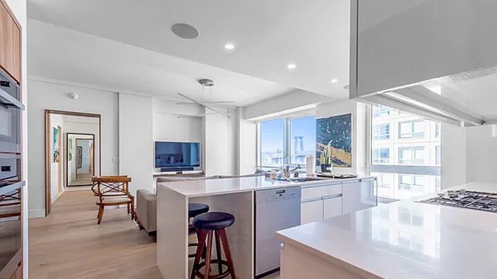 446 Kent Ave - Photo 2