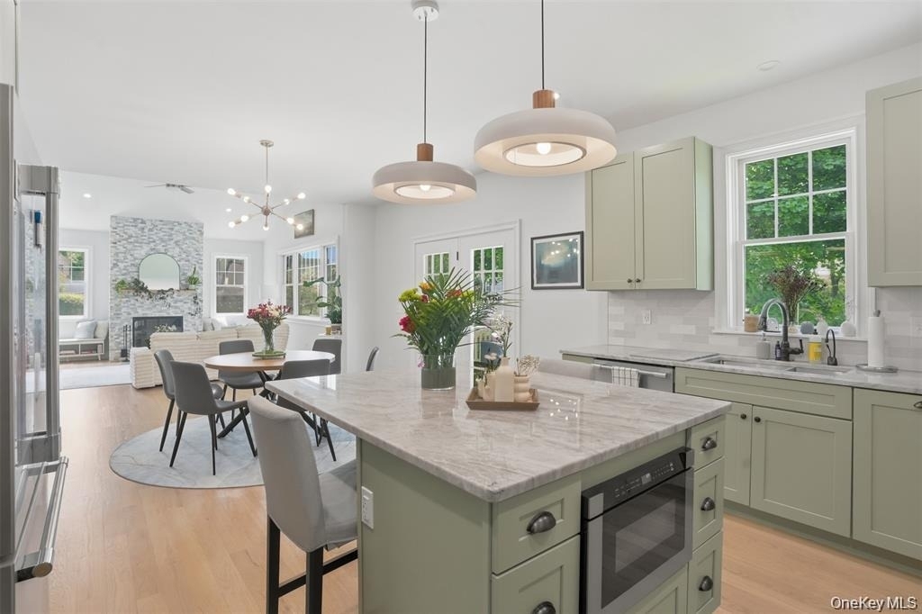 33 Howland Avenue - Photo 8