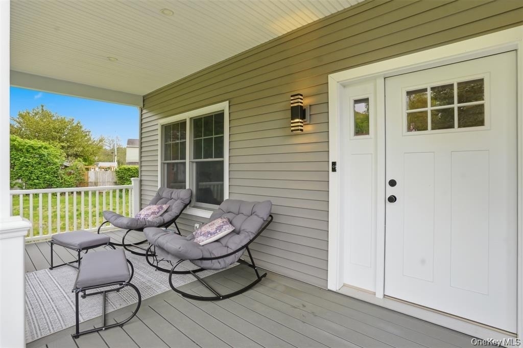 33 Howland Avenue - Photo 2