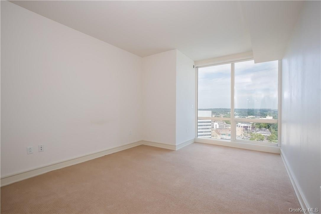 1 Renaissance Square - Photo 8