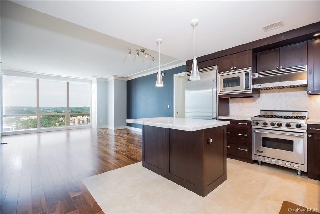 1 Renaissance Square - Photo 1