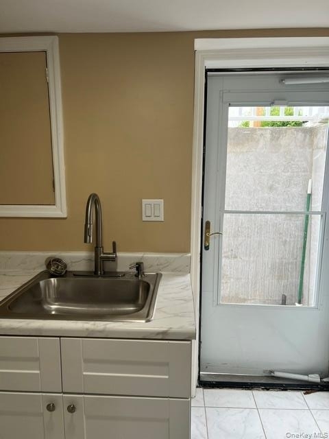 315 Cedar Court - Photo 2