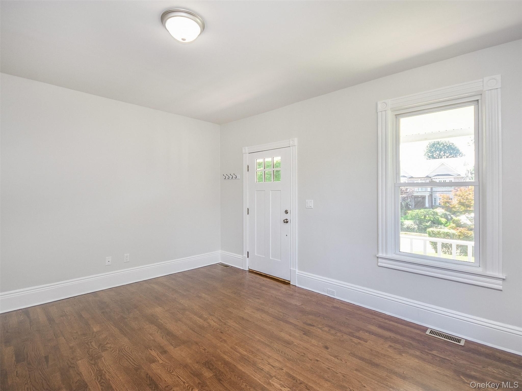 114 Sea Cliff Avenue - Photo 4