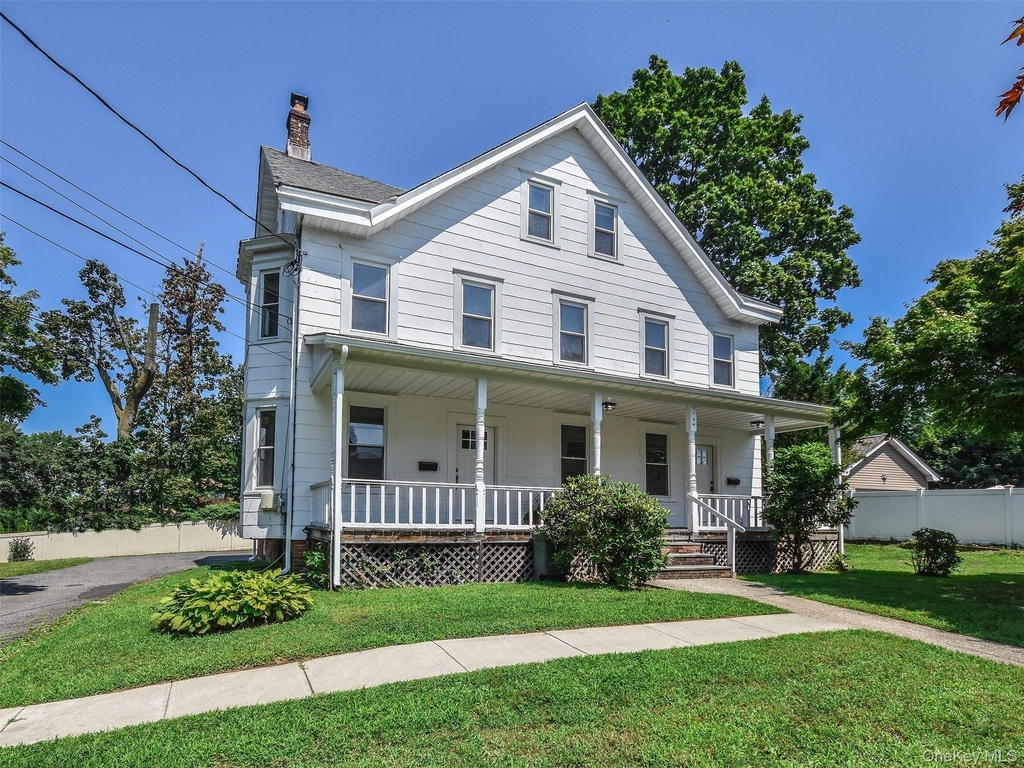114 Sea Cliff Avenue - Photo 0