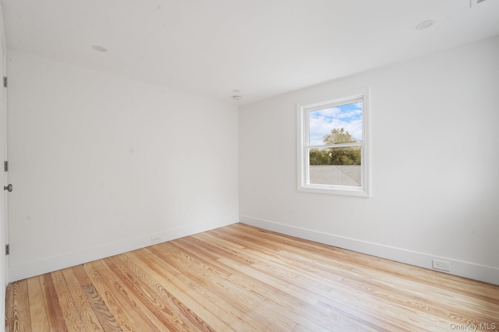 1228 Roanoke Avenue - Photo 3