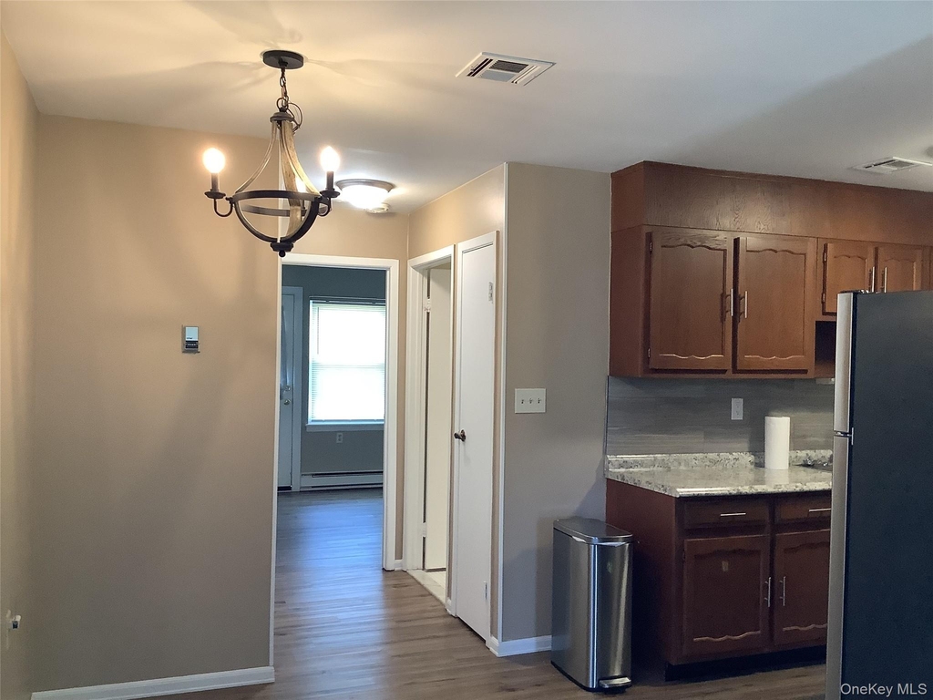 201 Newcastle Court - Photo 3