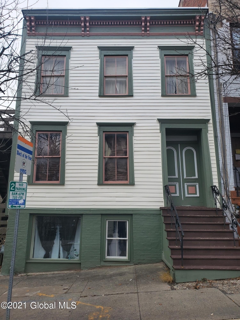109 Philip Street - Photo 0