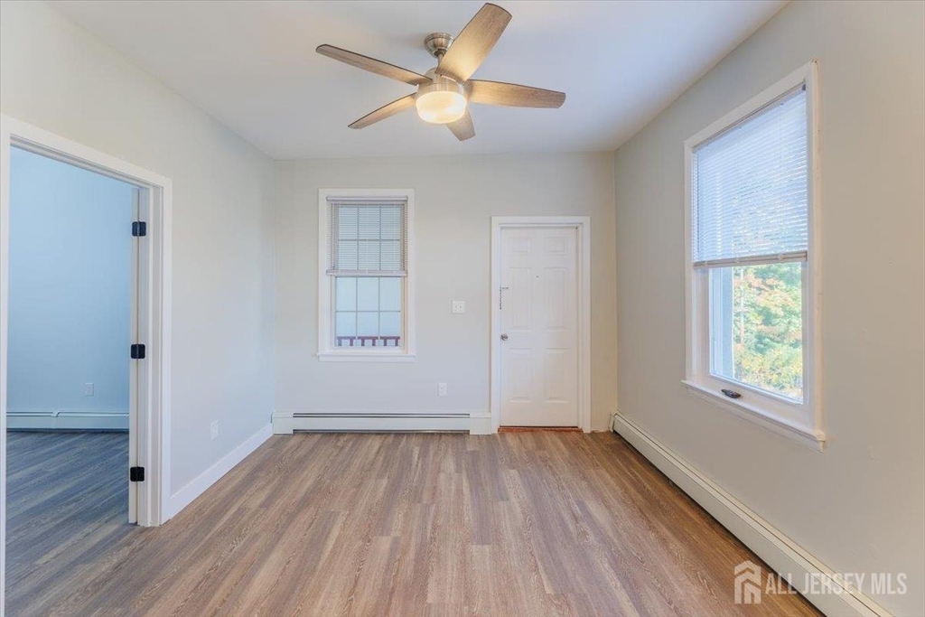 382 Summit Avenue - Photo 4