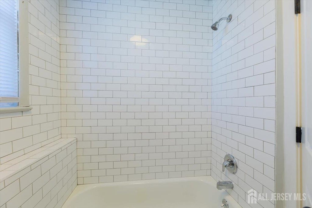 382 Summit Avenue - Photo 11