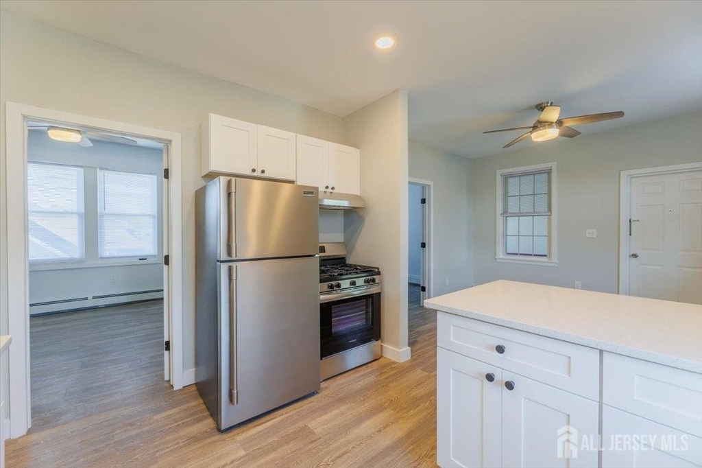382 Summit Avenue - Photo 1