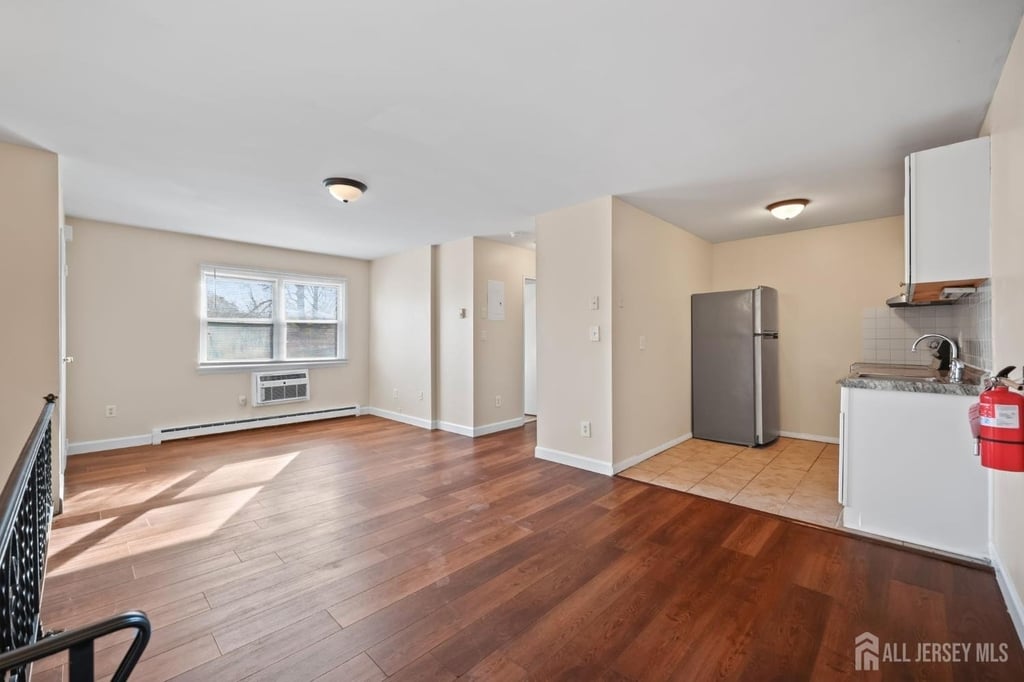 175 Buckelew Avenue - Photo 20