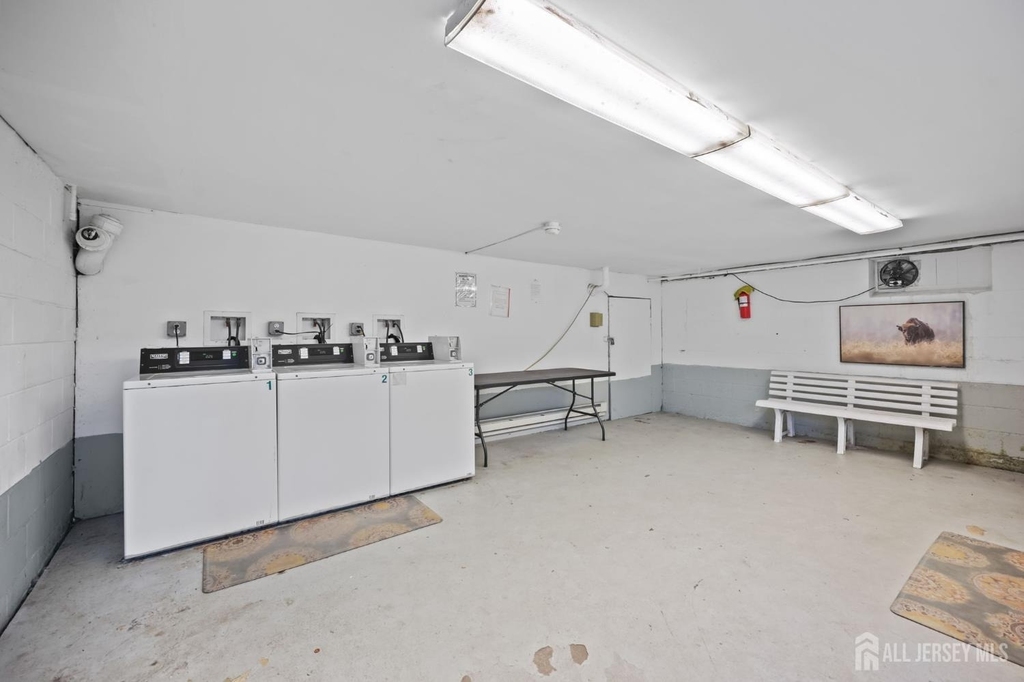 175 Buckelew Avenue - Photo 19