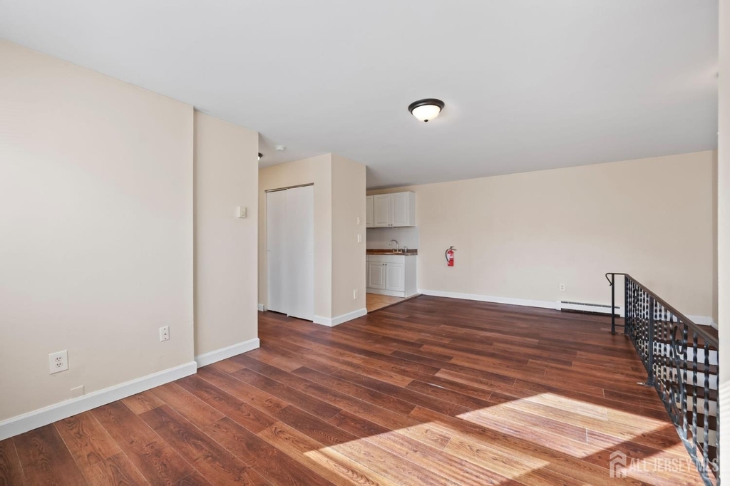 175 Buckelew Avenue - Photo 22