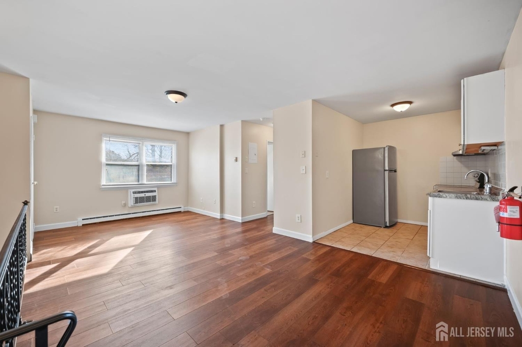 175 Buckelew Avenue - Photo 20