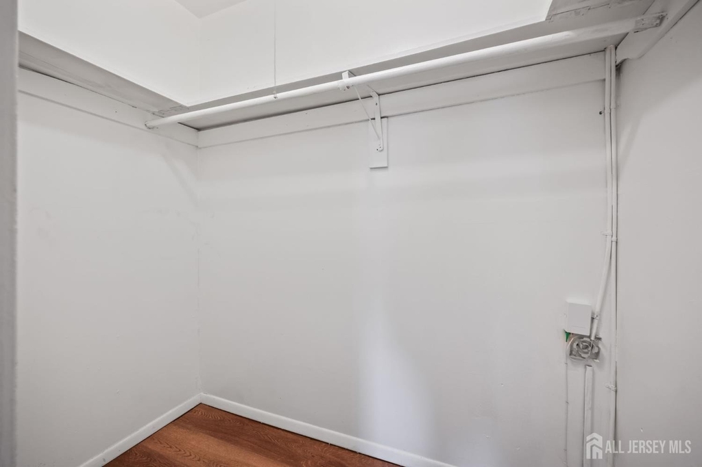 175 Buckelew Avenue - Photo 28
